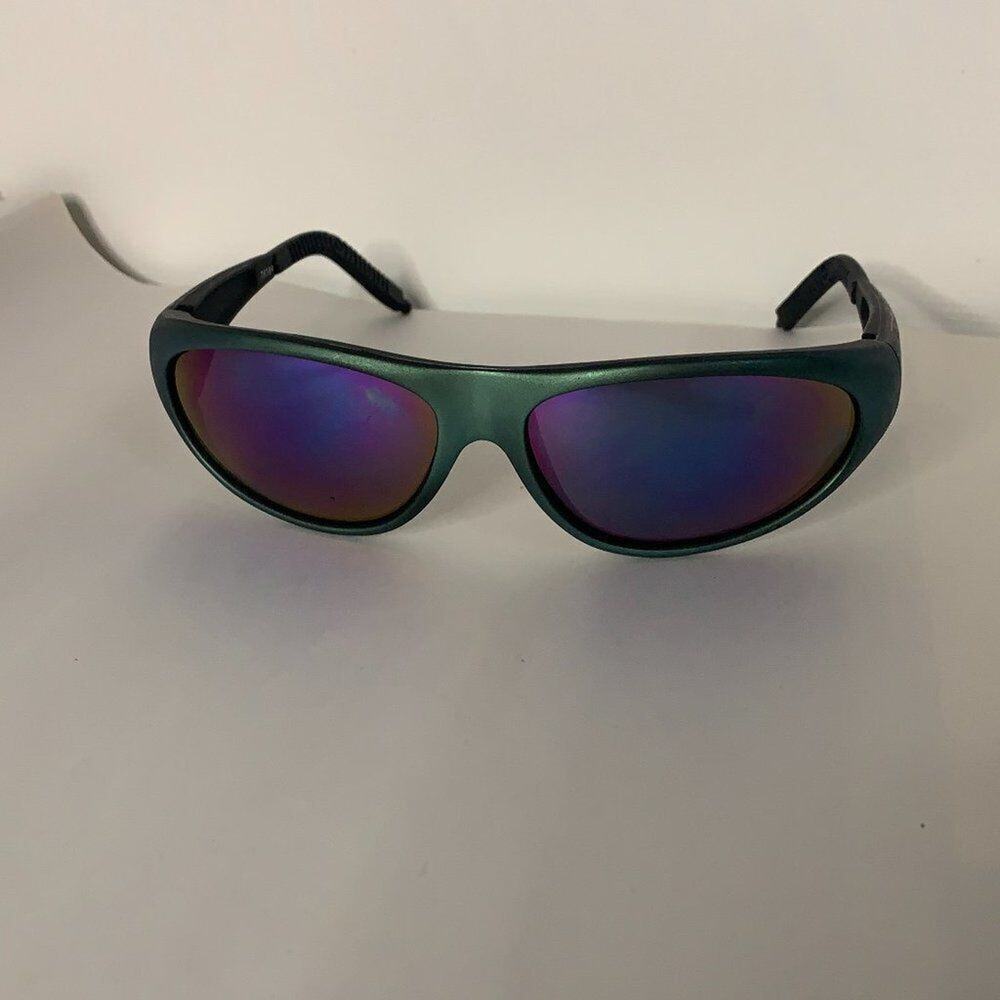 ION 70389 GREEN BLACK FRAME ANTI RADIATION LENSES SPORTIVE SUNGLASSES ONE SIZE